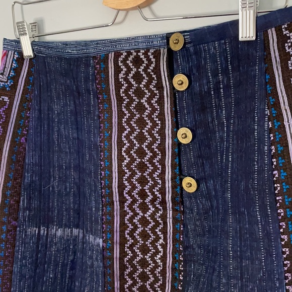 Stunning Skirt with Coin Buttons - Picture 5 of 8